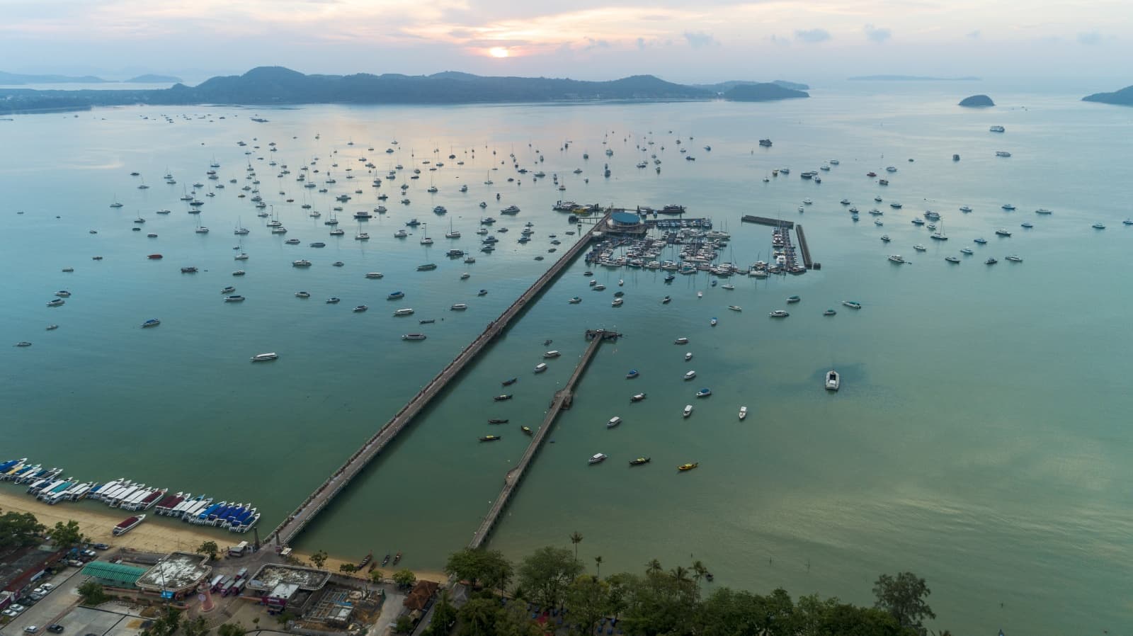 Ao Chalong pier